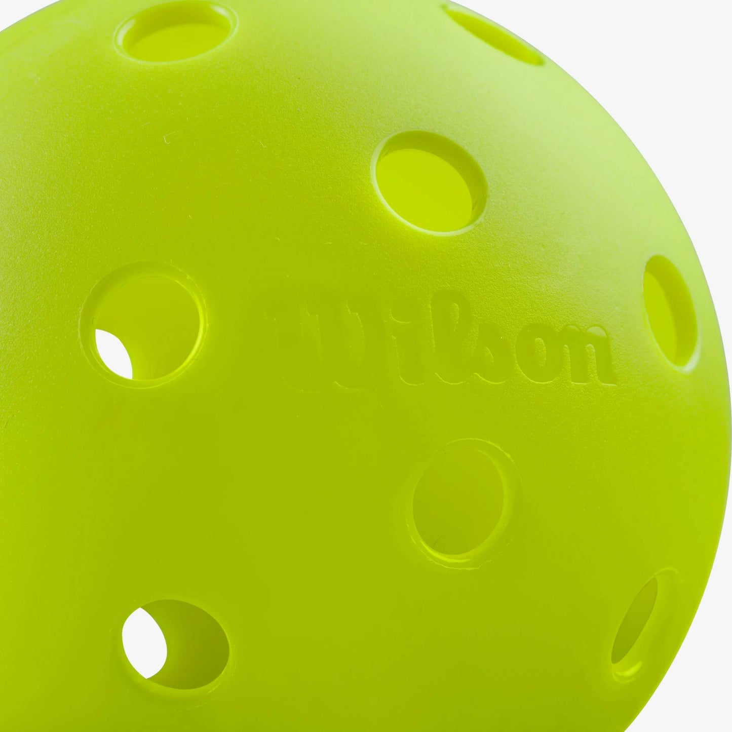 Wilson TRU 32 Outdoor Pickleball Ball (Yellow) - Case of 48 - RacquetGuys.ca