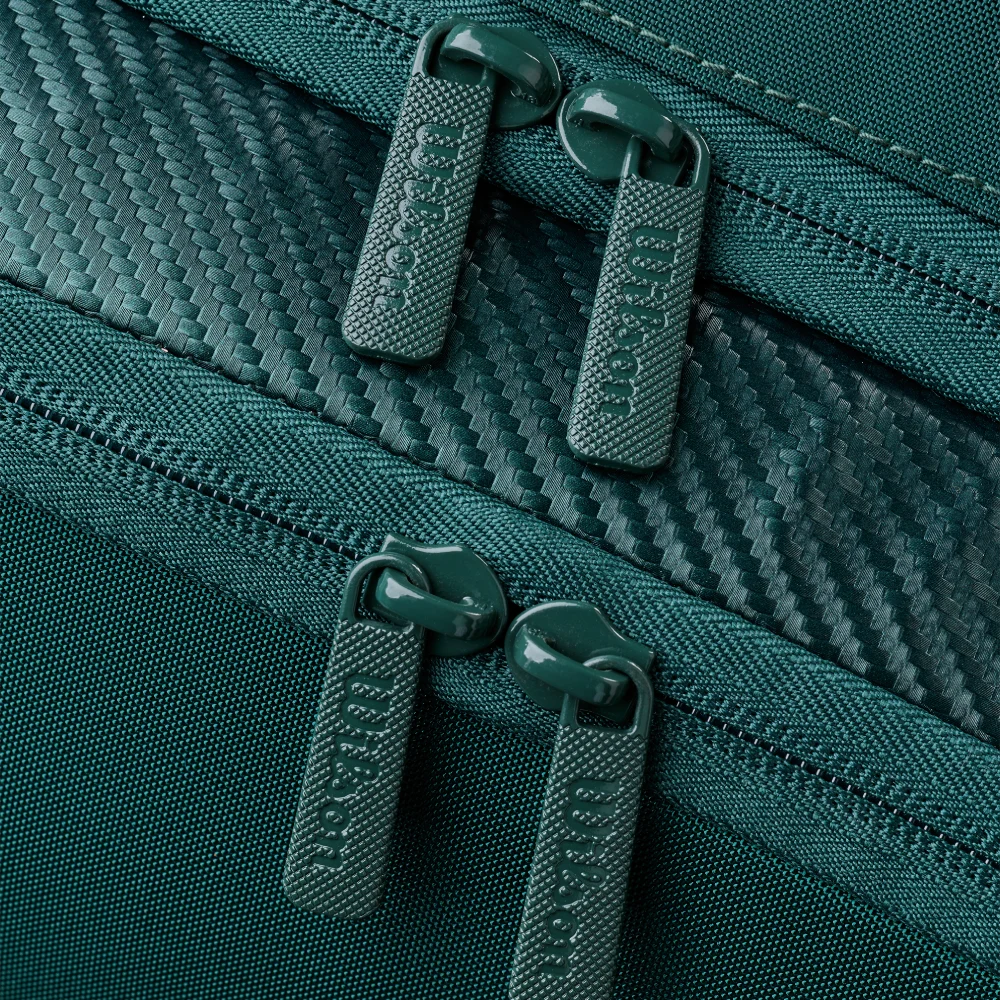 Wilson Blade V10 Super Tour 9 Pack Racquet Bag - RacquetGuys.ca