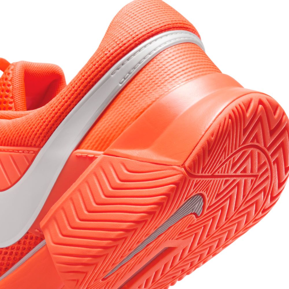 Nike Zoom GP Challenge 1 Men's Tennis Shoe (Hyper Crimson/Metallic Silver) - RacquetGuys.ca