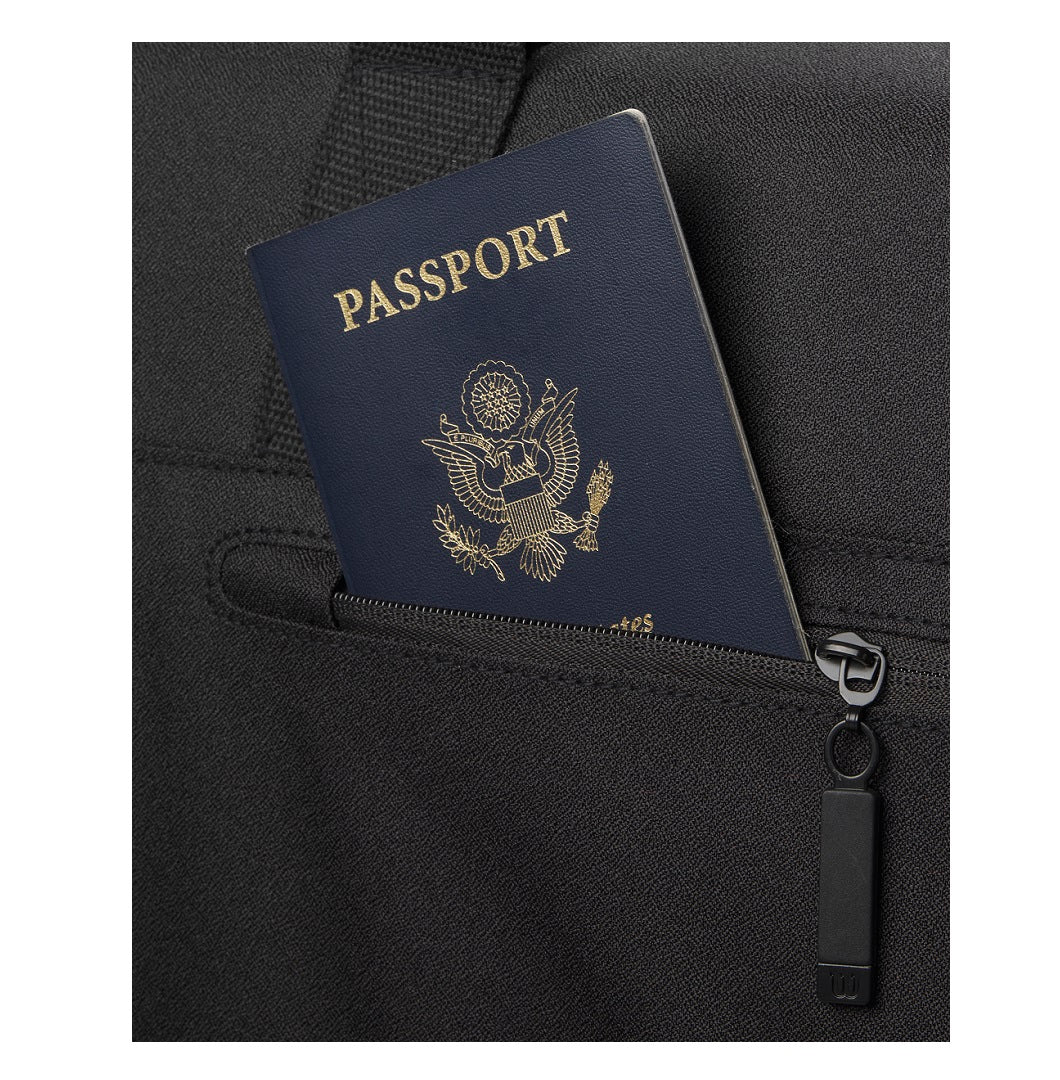 Wilson Lifestyle Racquet Bag (Black) - RacquetGuys.ca