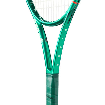 Wilson Blade 100L V10 - RacquetGuys.ca