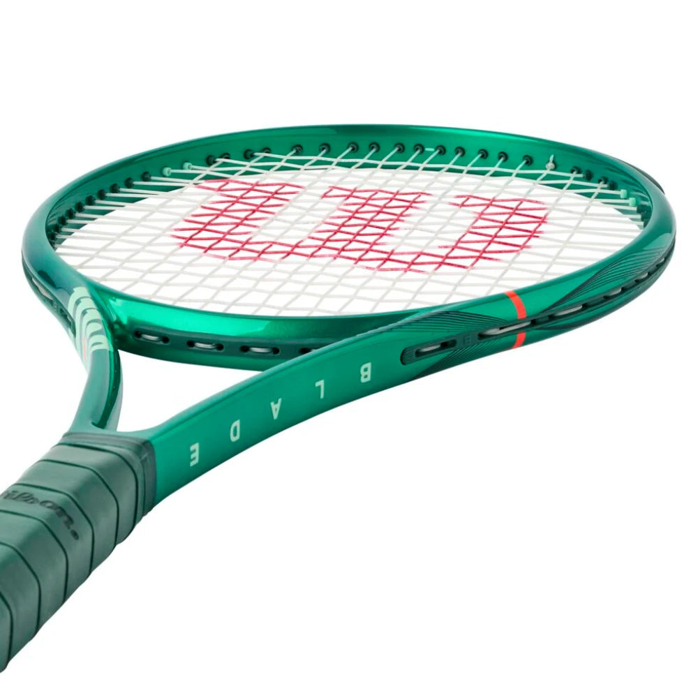Wilson Blade 100 V10 - RacquetGuys.ca