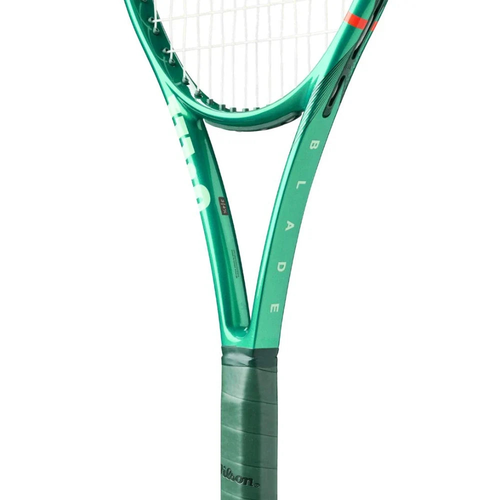 Wilson Blade 100 V10 - RacquetGuys.ca