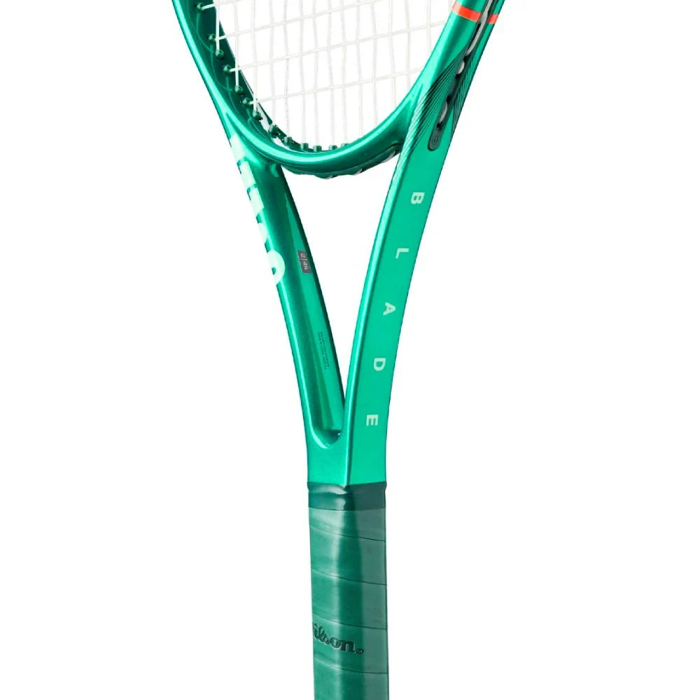 Wilson Blade 104 V10 - RacquetGuys.ca