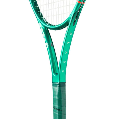 Wilson Blade 104 V10 - RacquetGuys.ca
