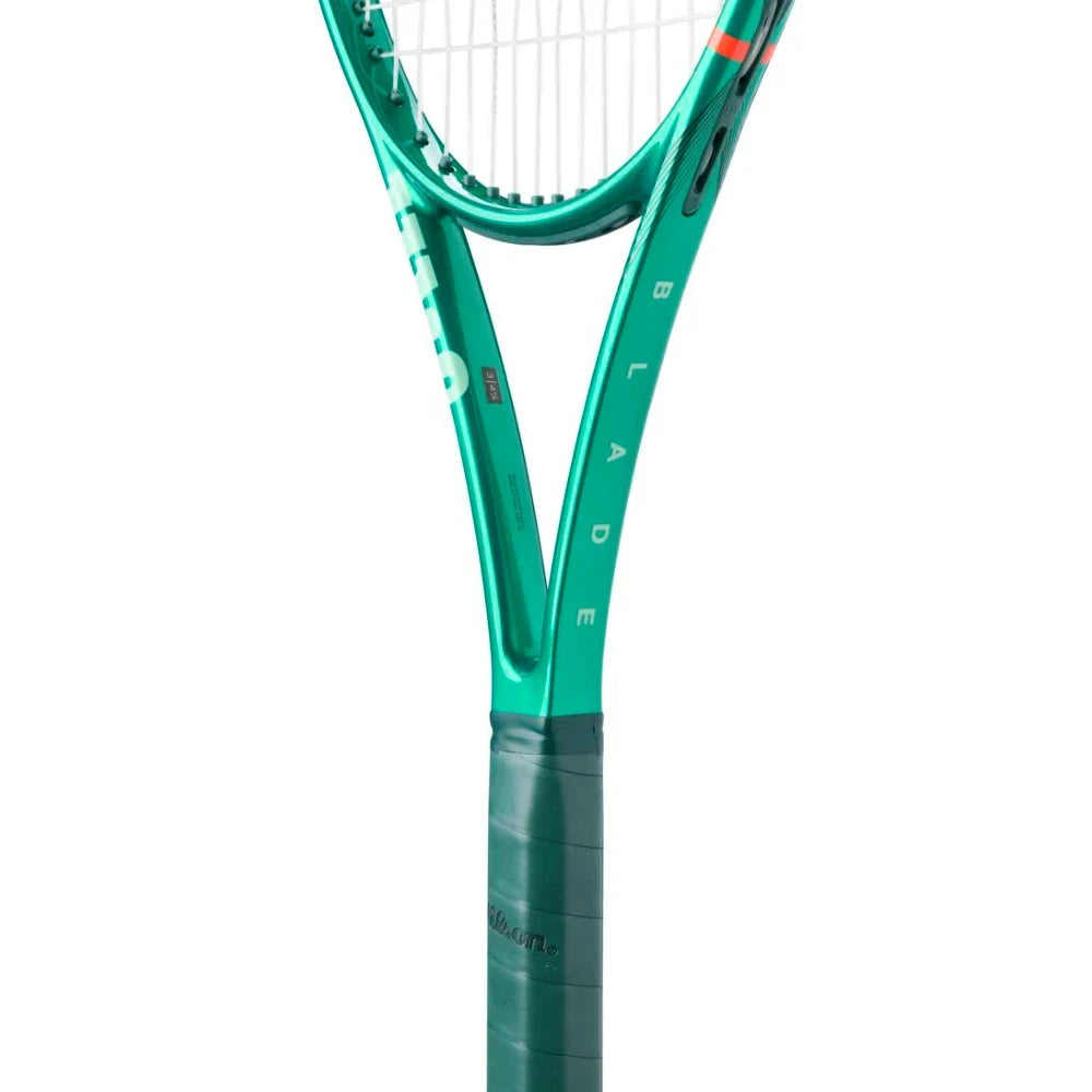 Wilson Blade 98 V10 16x19 Tennis Racquet in Toronto, Canada