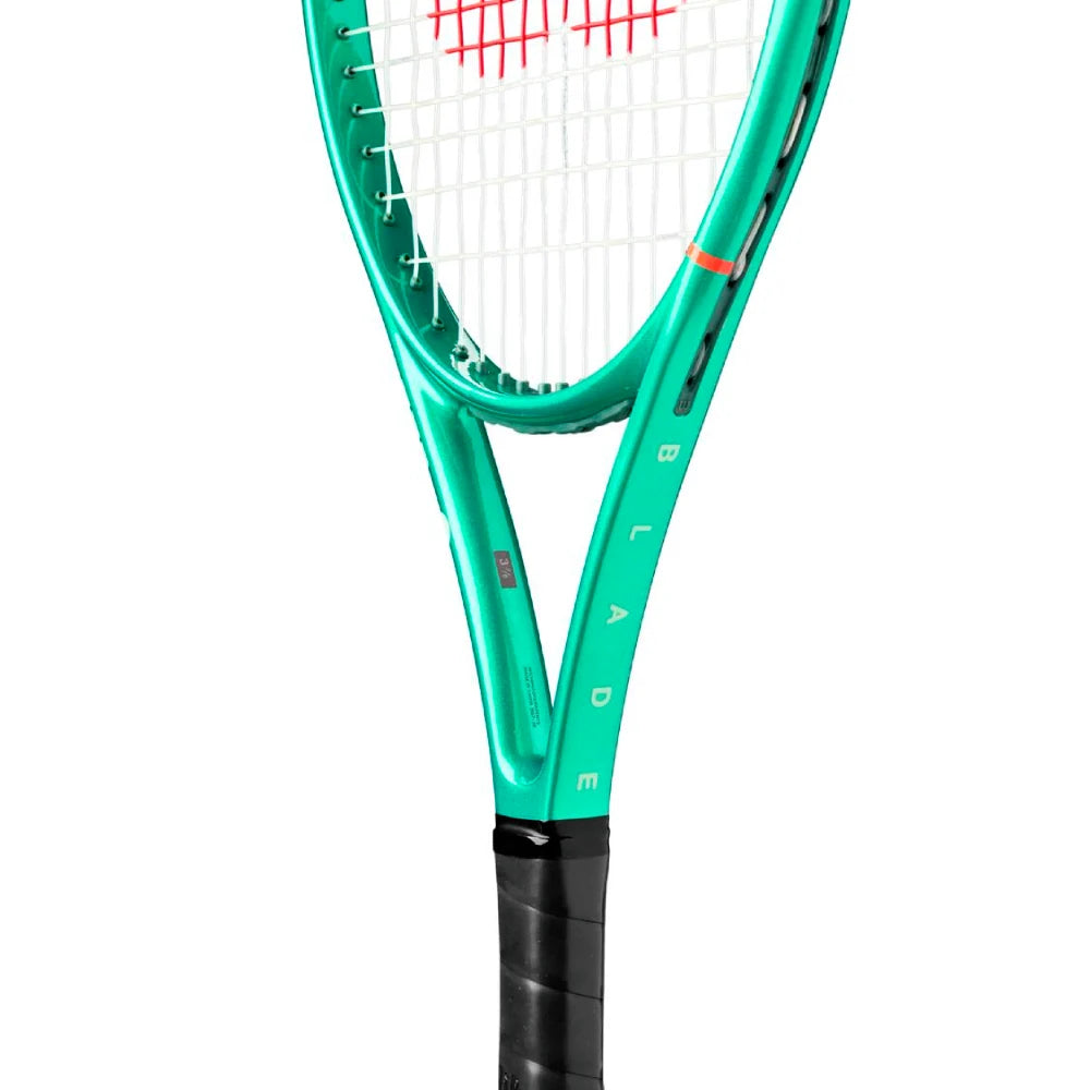 Wilson Blade V10 25 Junior (Pre-Strung) - RacquetGuys.ca