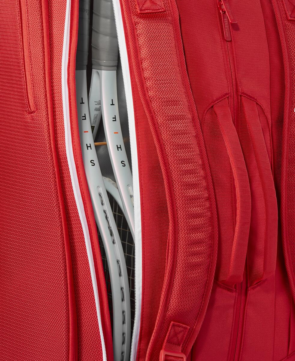 Wilson Super Tour 15 Pack 2025 Racquet Bag (Red) - RacquetGuys.ca