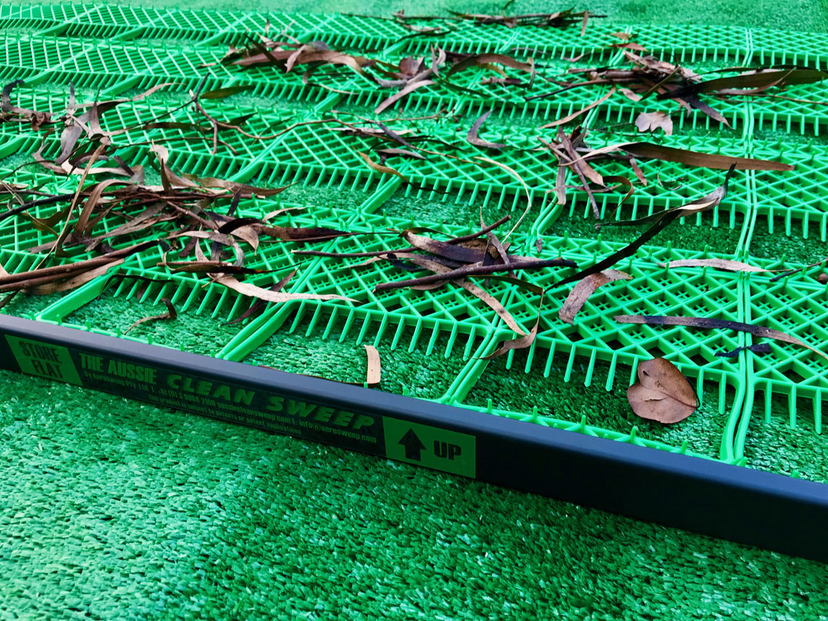 Aussie Clean Sweep 8' Wide Clay Court Drag Broom - RacquetGuys.ca