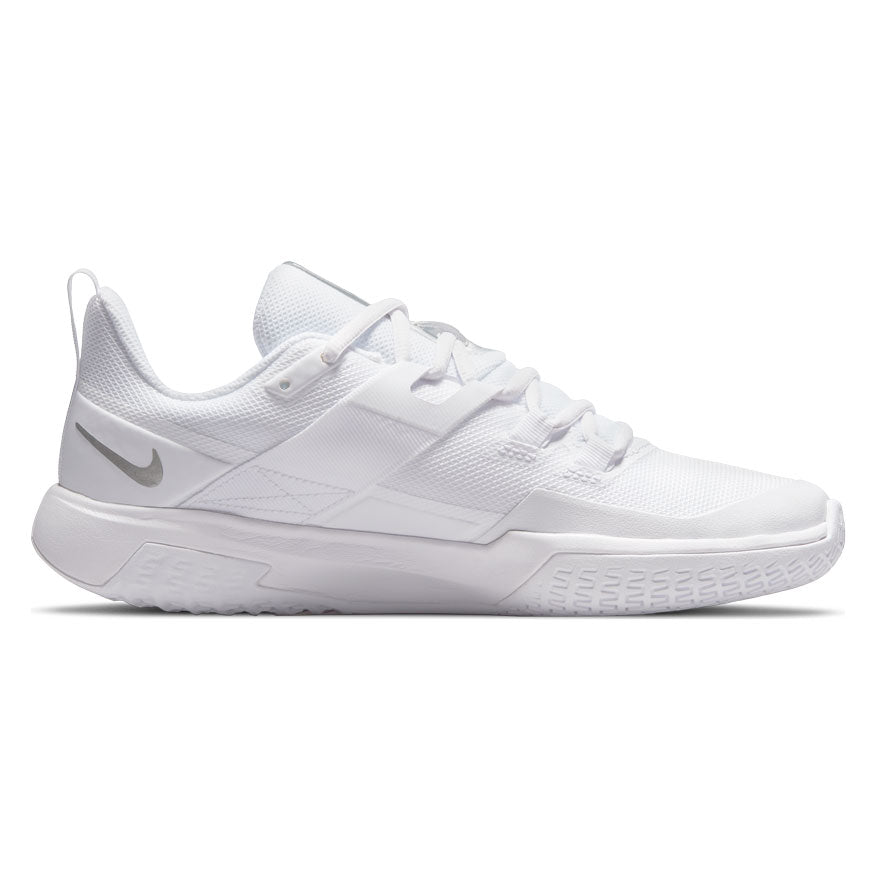 Nike white clearance tennis shoes