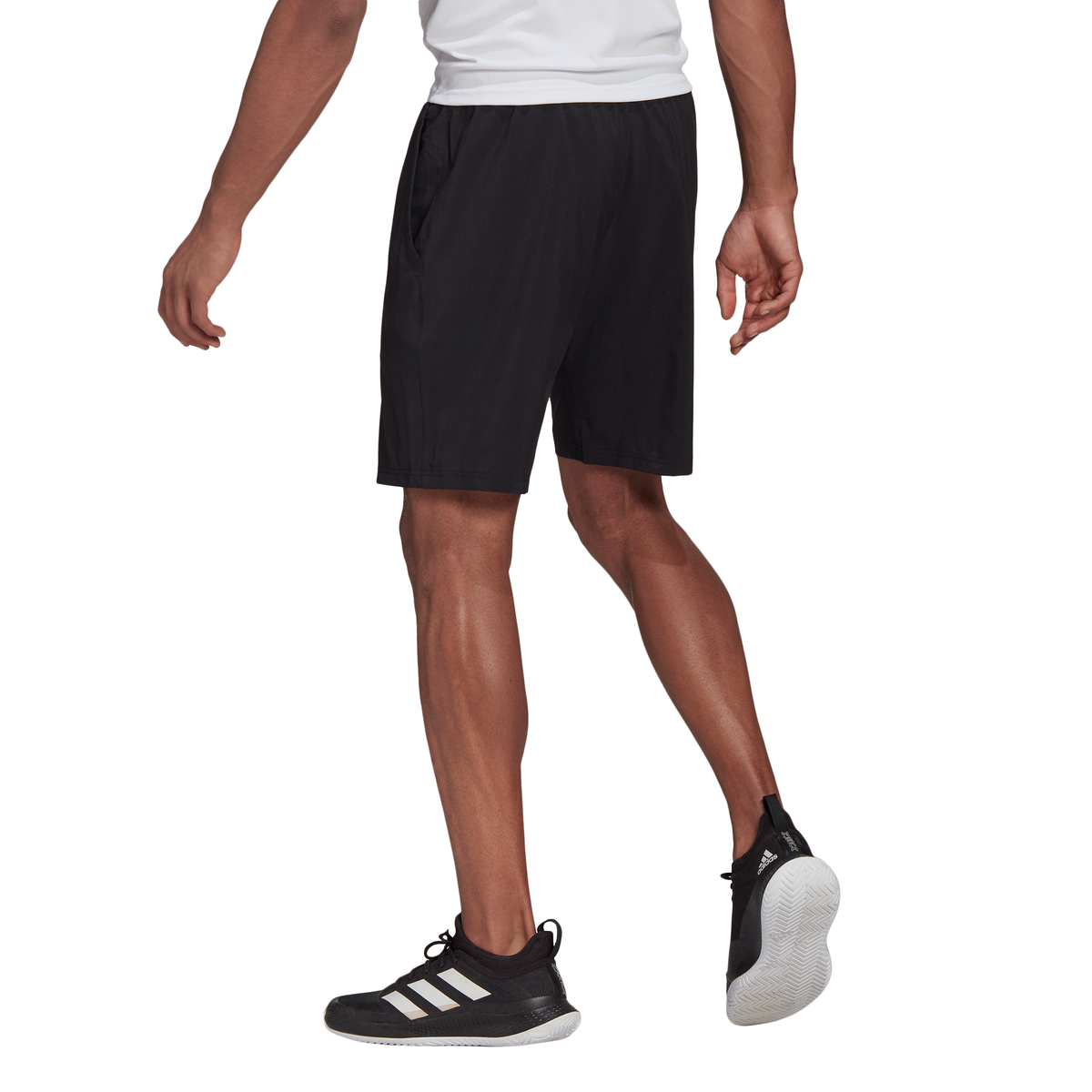 adidas Men's Club Stretch Woven 7-Inch Shorts (Black/White) - RacquetGuys.ca